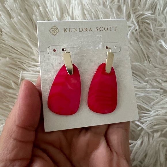 Kendra Scott Marty Earrings Pink - Mother of Pearl - Picture 1 of 7